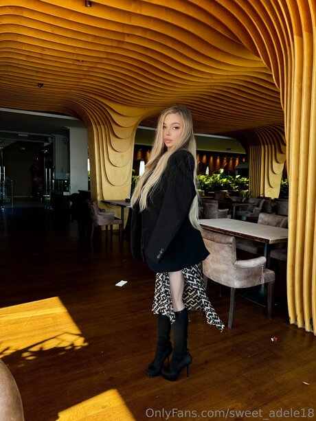 Sweet Adele18 erotic actress pictures