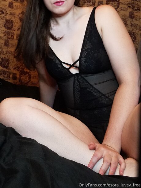 Esora Luvey Free pornstar naked photo