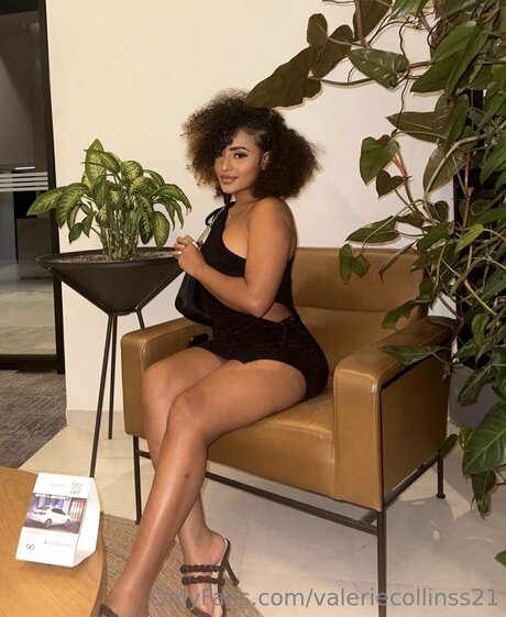 Kmartinez 22 sexy model picture