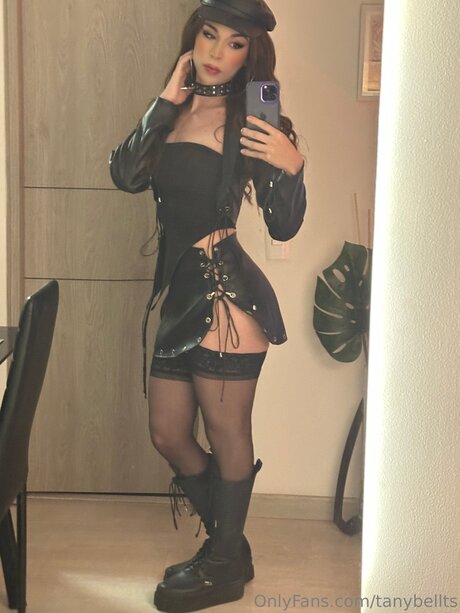Tanybellts xxx pornstar pic
