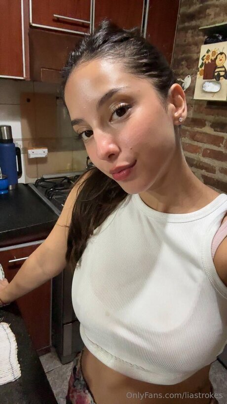 Liastrokes model erotic pics