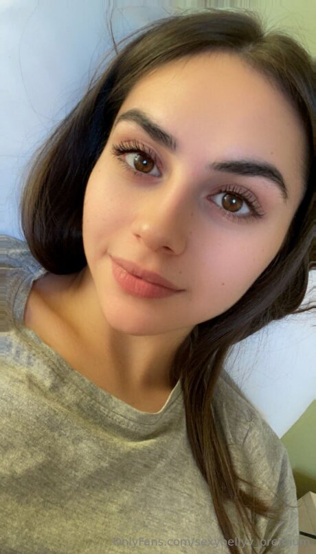 Sexybellyy Premium pornstar top photo