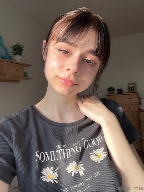 Cuddlies Mia naked model photos