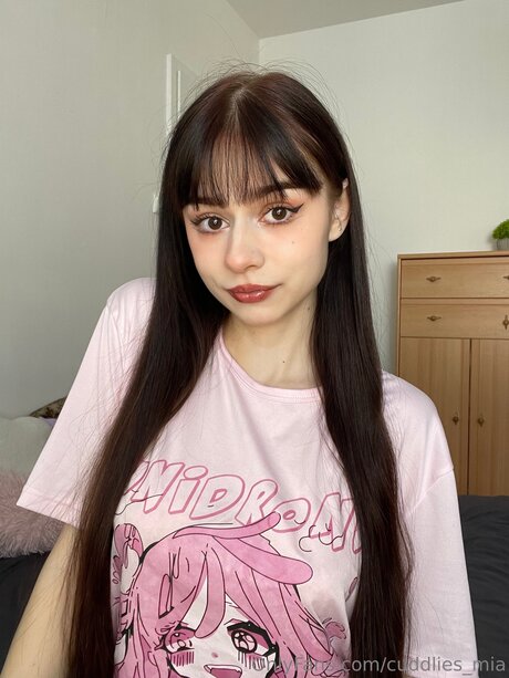 Cuddlies Mia model naked photo