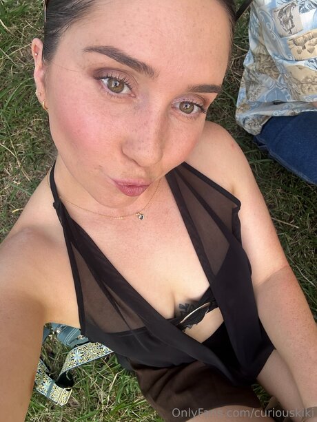 Curiouskiki star pornographic galleries