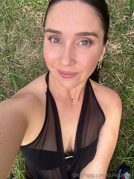 Curiouskiki model pornographic photos