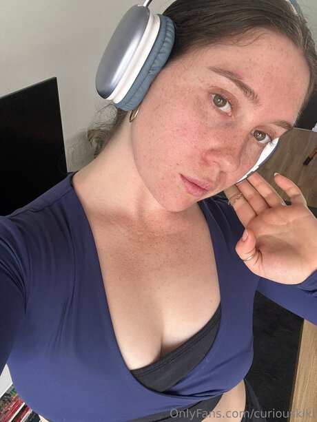 Curiouskiki nudes model pictures