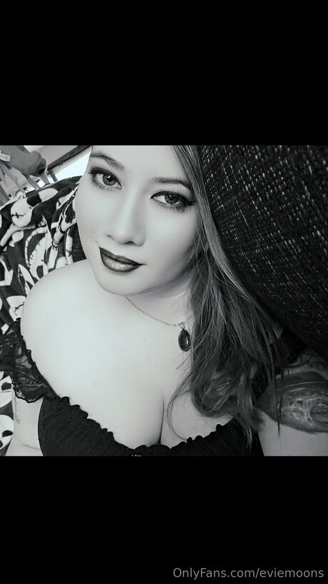 Eviemoons high quality pornstar galleries