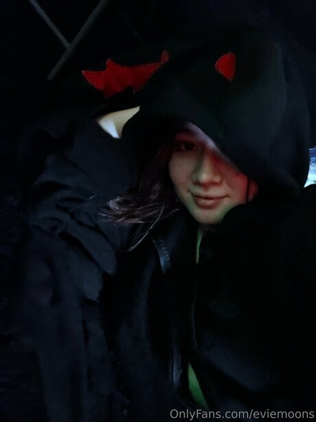 Eviemoons top pornstar image