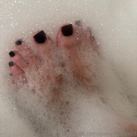 Queenstaxxx23 model erotic images