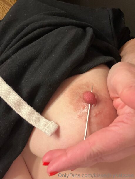 Kissedbykatxoxo model high quality img