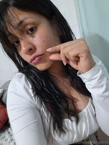 Astridcollins hot model pictures