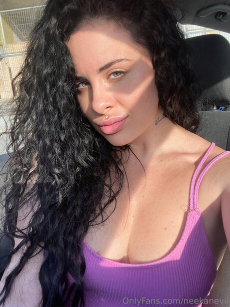 Neekanevil model nudes images