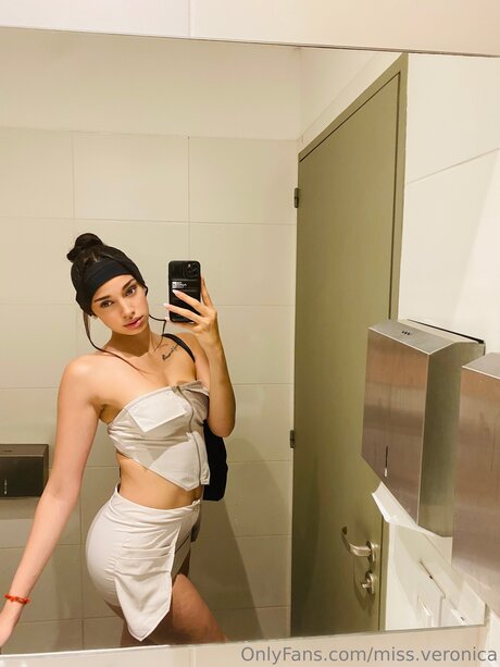 Miss Veronica perfect model images