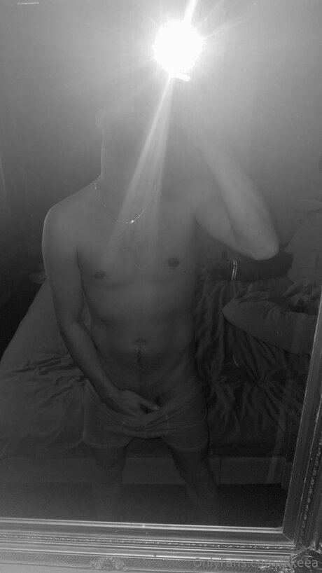 Lukeea hot actress img