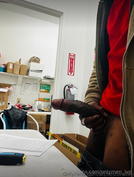 Onlymen Ivp naked star pictures