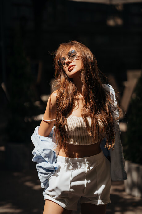 Larahook naked actress photo