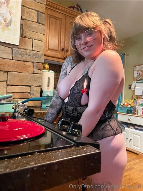 Yourlittlegurl model free picture