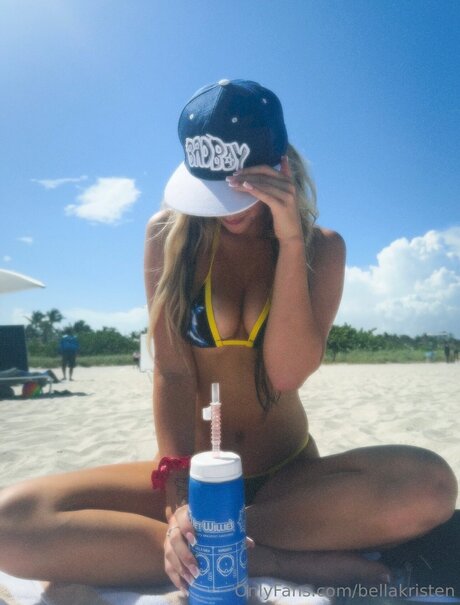 Bellakristen sex model photos
