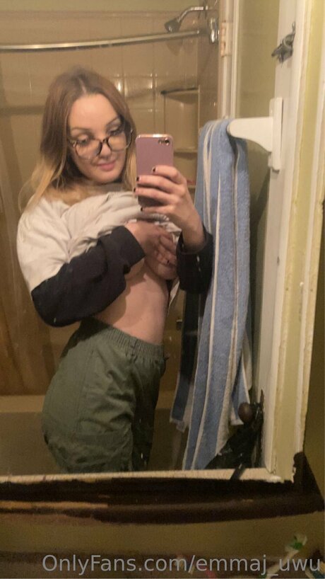 Emmaj Uwu star erotic pic