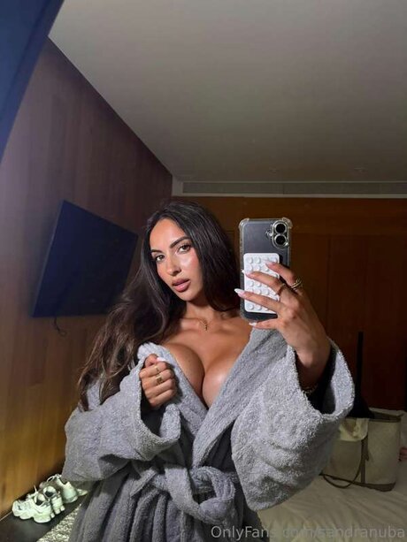 Sandranuba model exclusive img