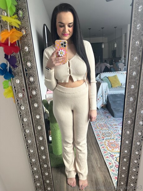 Ughughughx3 pretty actress images