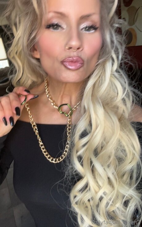 Lil Vixen2 sexy star galleries