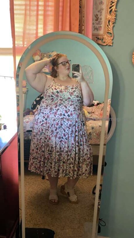 W Holesomeginger star nude photos