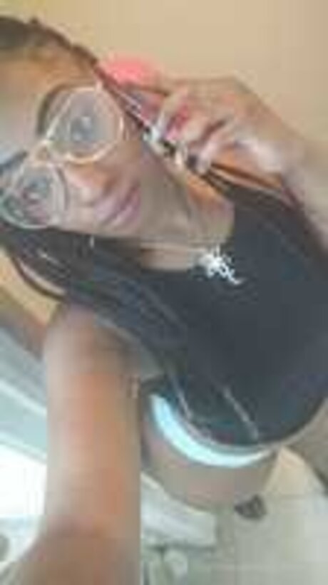 Sexy Sherika perfect actress pics