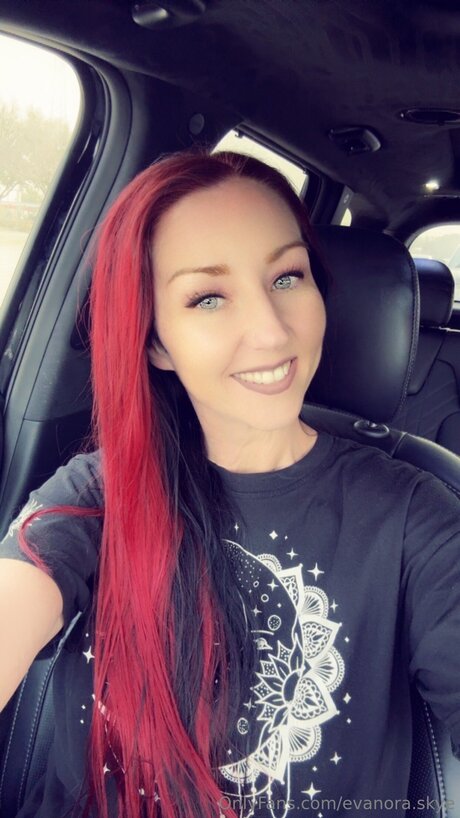 Evanora Skye star top galleries