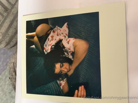 Ohmygawdronni model erotic image