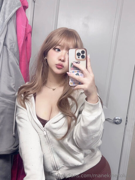 Manekinekoluvu pornstar hot pics