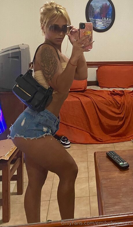 Emilydreamsss model xxx pics