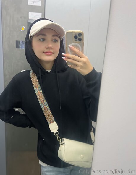 Liaju Dm sex model picture