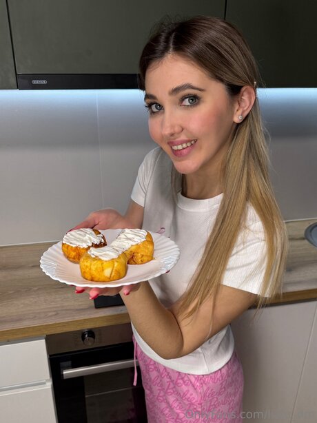 Liaju Dm adult model pic