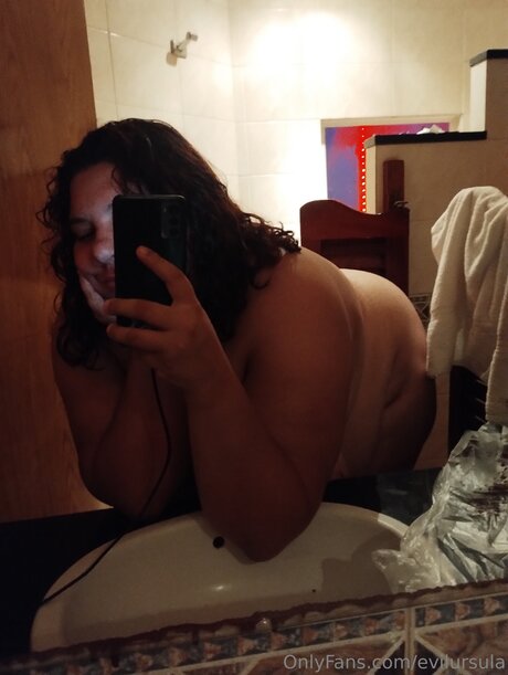 Evilursula sexy model photos