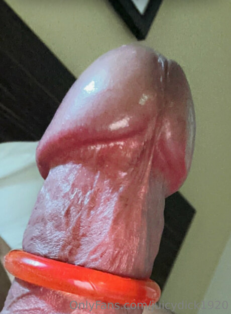 Juicydick1920 model porn pictures