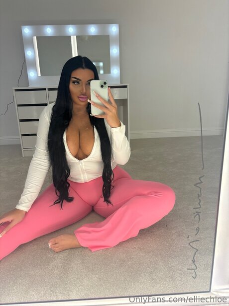 Elliechloe erotic model photo