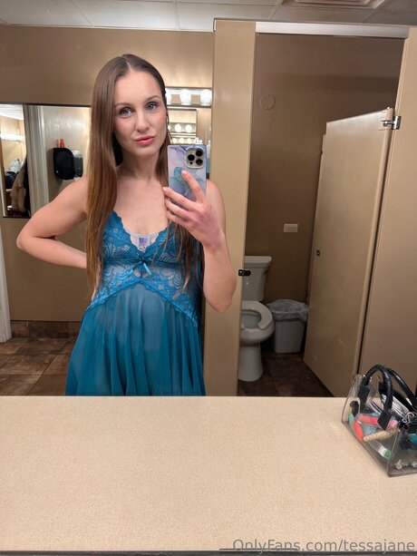 Tessajane hot actress pics