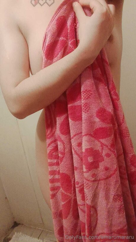 Amarumararu pornographic model photos