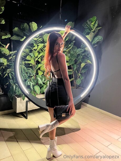 Aryalopezx star top photos