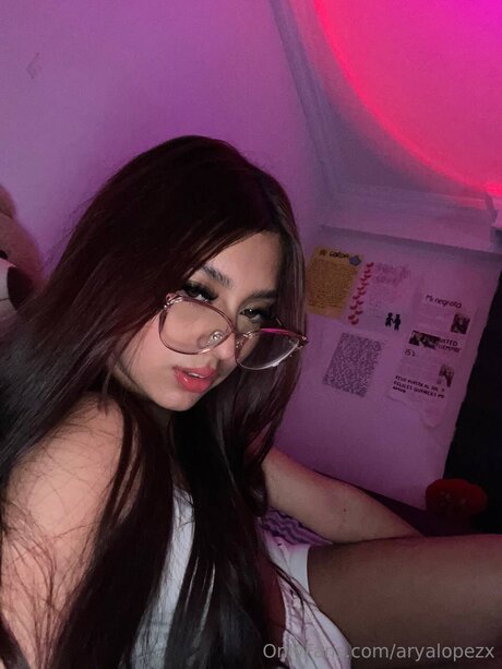 Aryalopezx sexy star photos