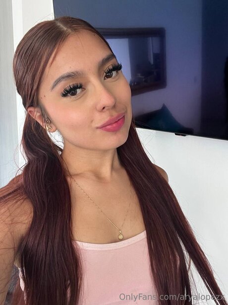 Aryalopezx star hot images