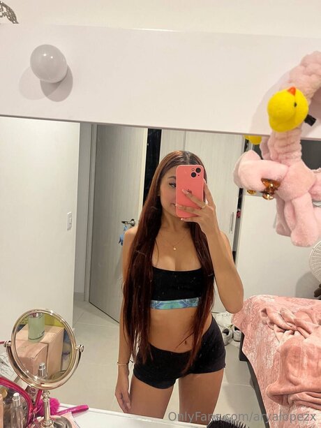 Aryalopezx sexy star pics