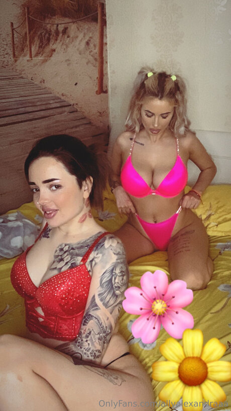 Allyalexandraaa model porn photo