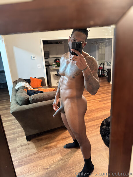 Leobrixxx star hot pics