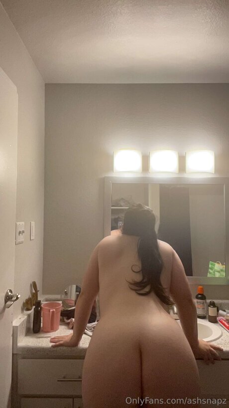 Ashsnapz model sex photos