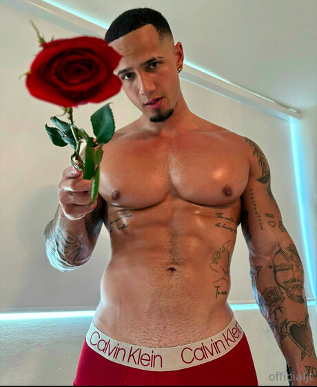 Officialjt hd star picture