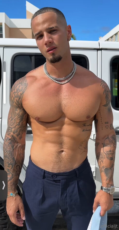 Officialjt nude model photo