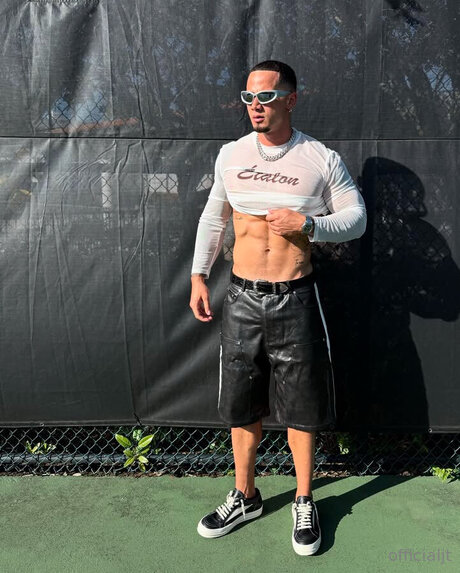 Officialjt pornstar sexy pictures